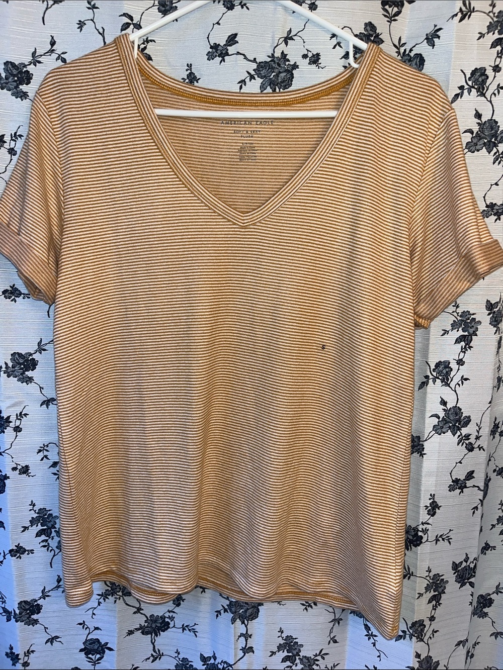 American Eagle NWT Soft & Sexy Plush Tee - Picture 2 of 6